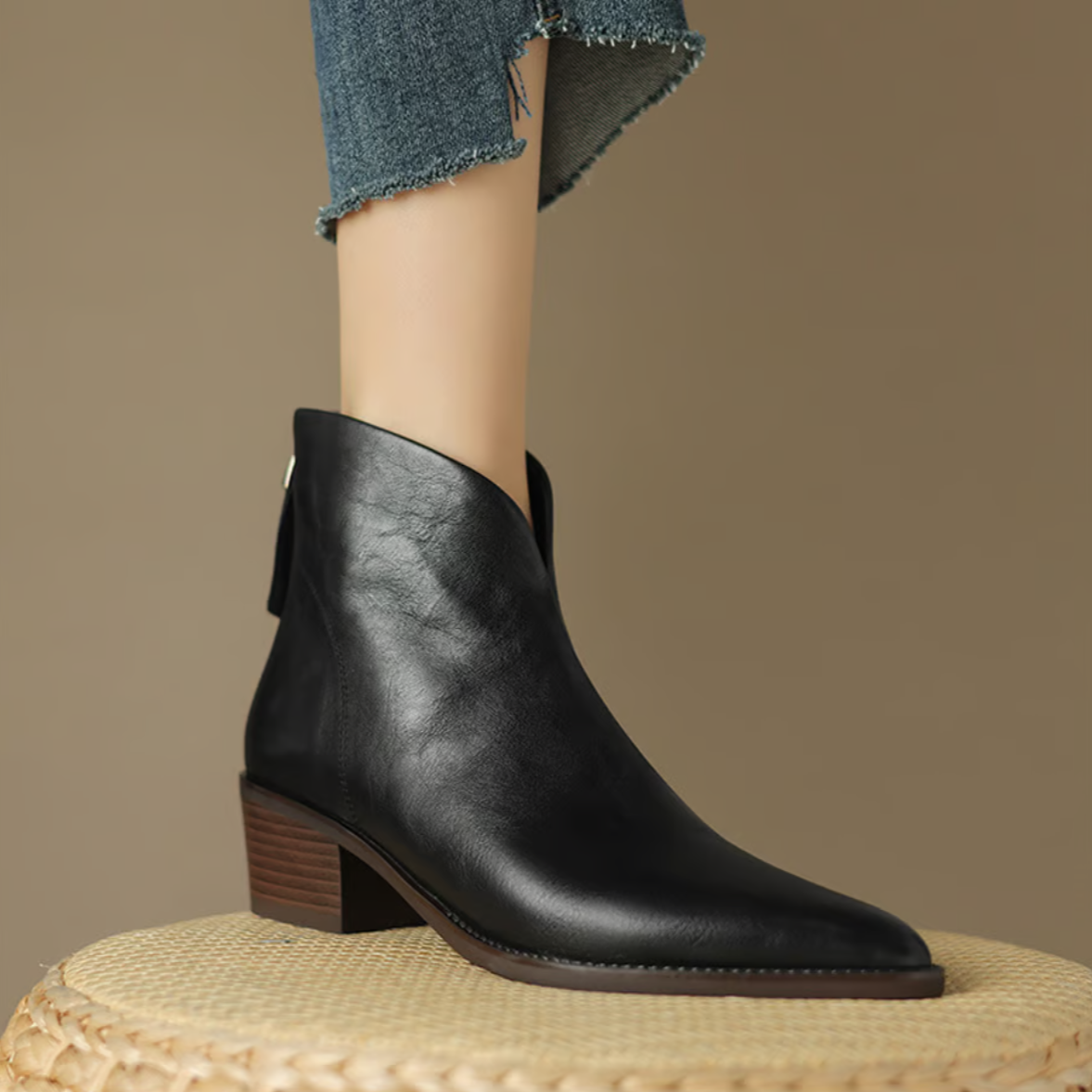 Elegant Ankle Boots in Black Leather – Office, Casual Wear
