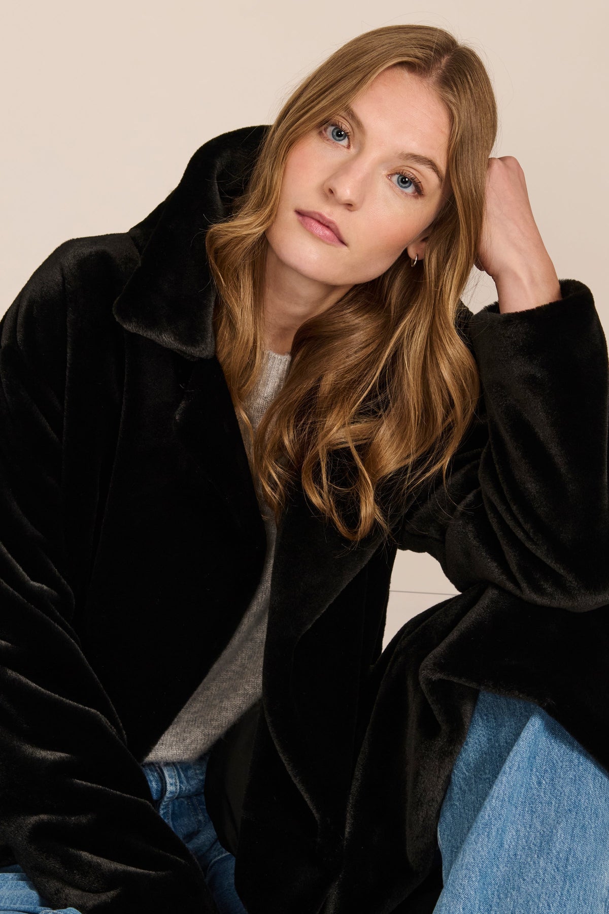 Plush Faux Fur Coat – Cosy Winter Layer, Everyday Style