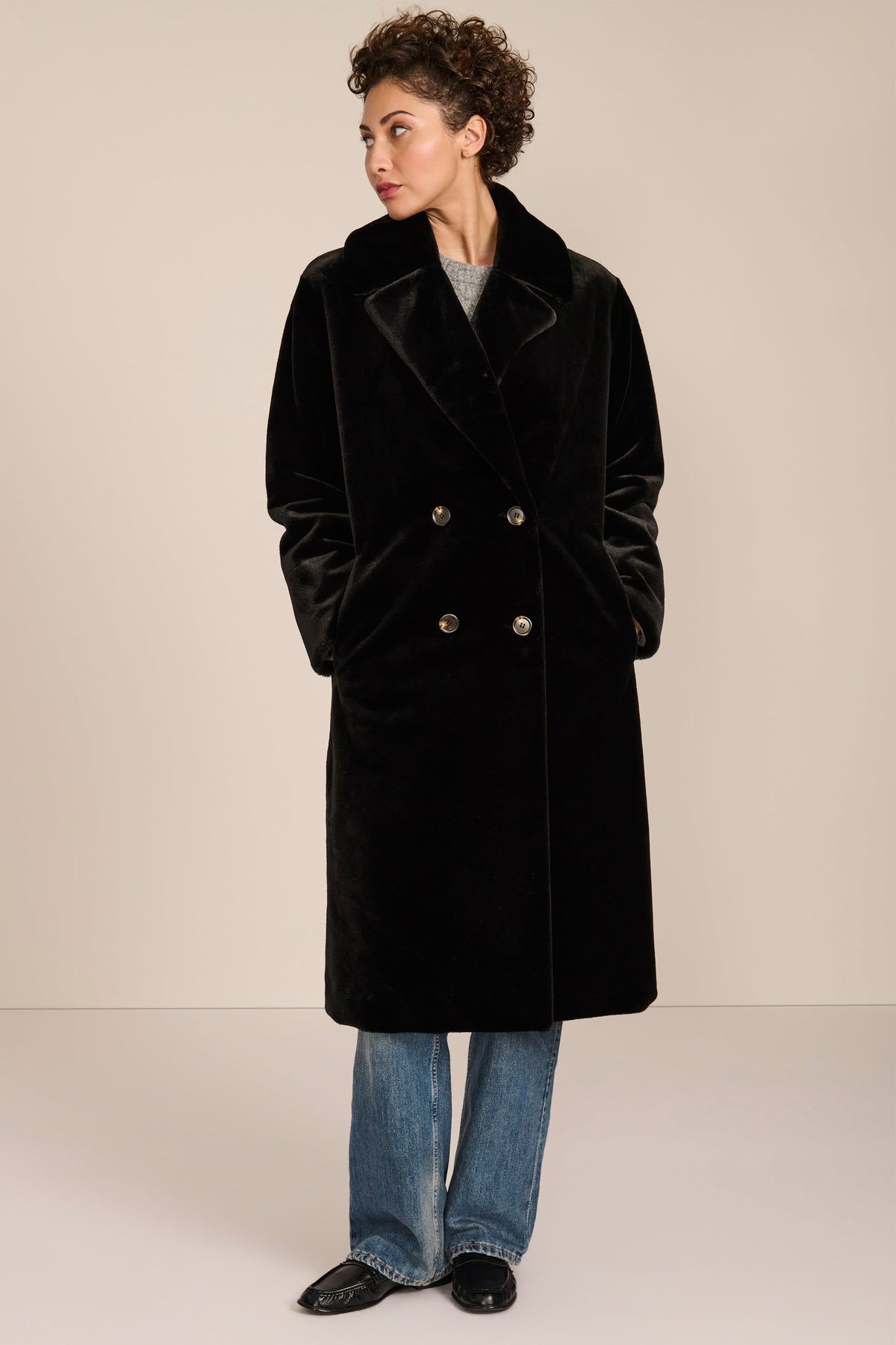 Plush Faux Fur Coat – Cosy Winter Layer, Everyday Style
