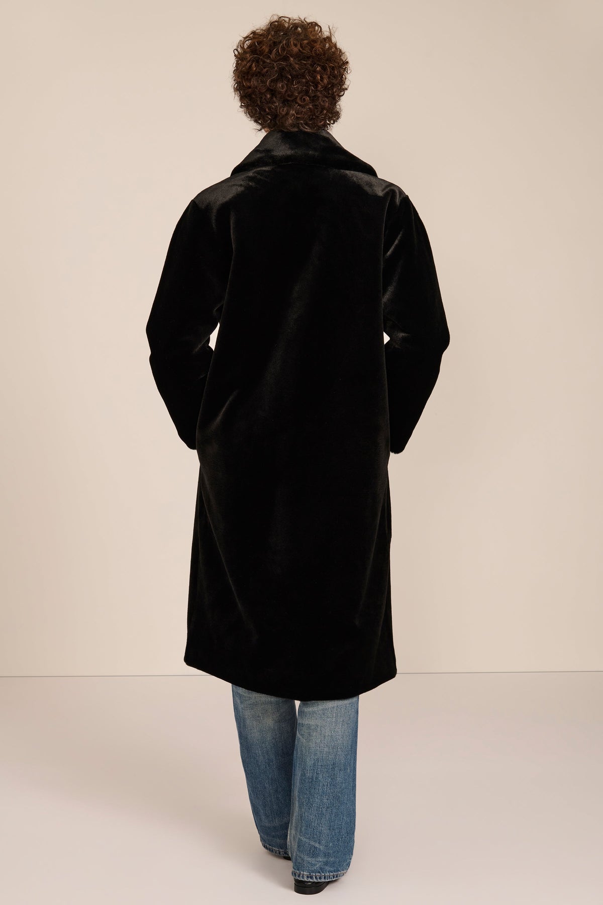Plush Faux Fur Coat – Cosy Winter Layer, Everyday Style