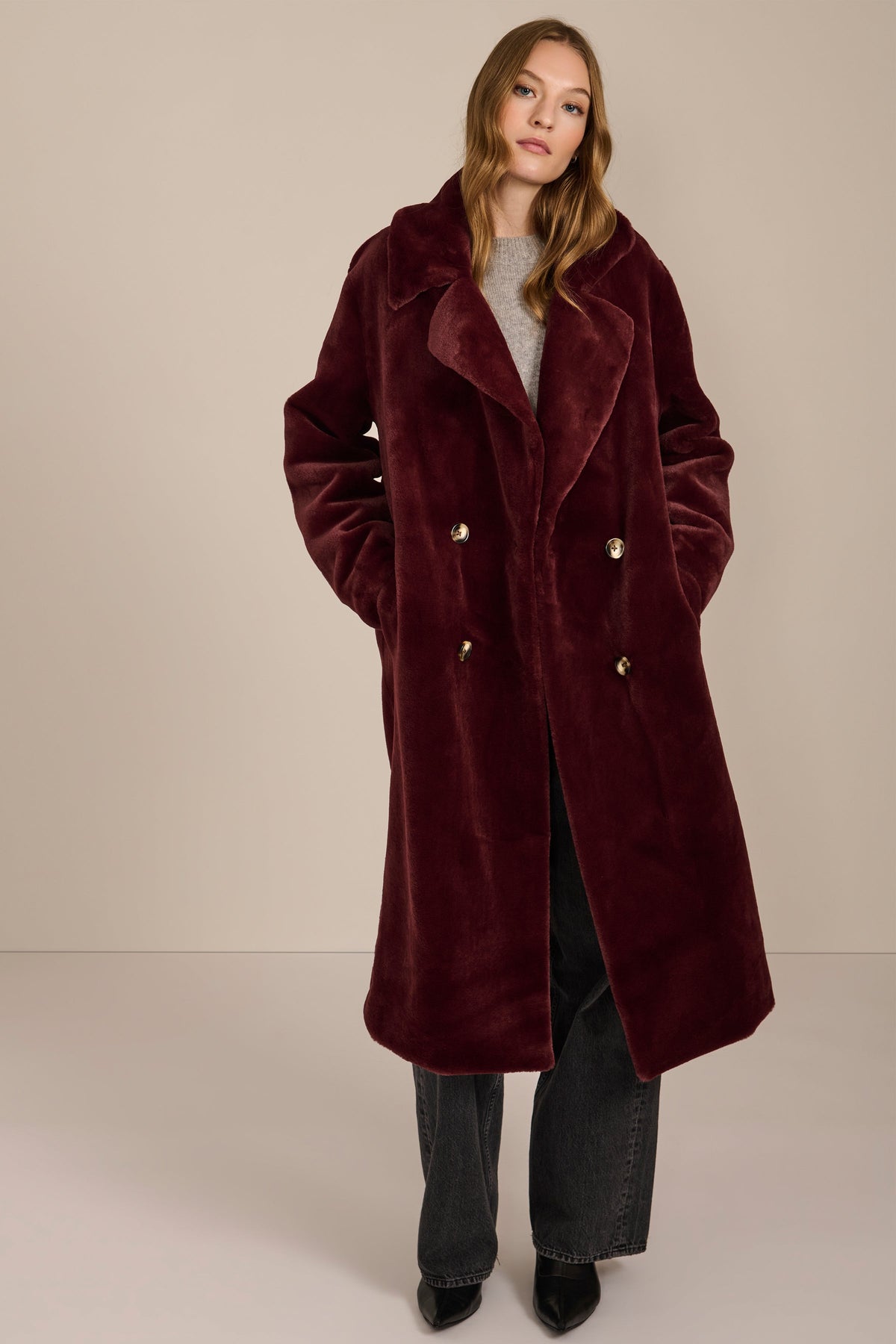 Plush Faux Fur Coat in Burgundy – Casual Wear, Winter Fashion