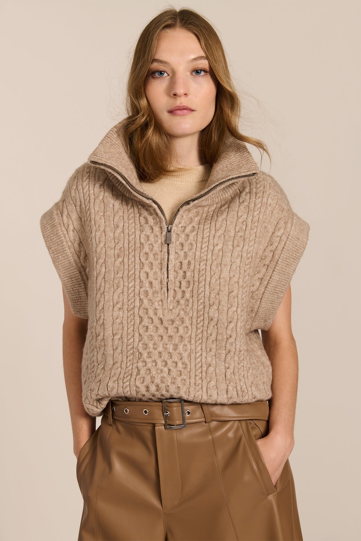Cable Knit Jumper Vest with Quarter-Zip – Casual Layering, Stylish Comfort
